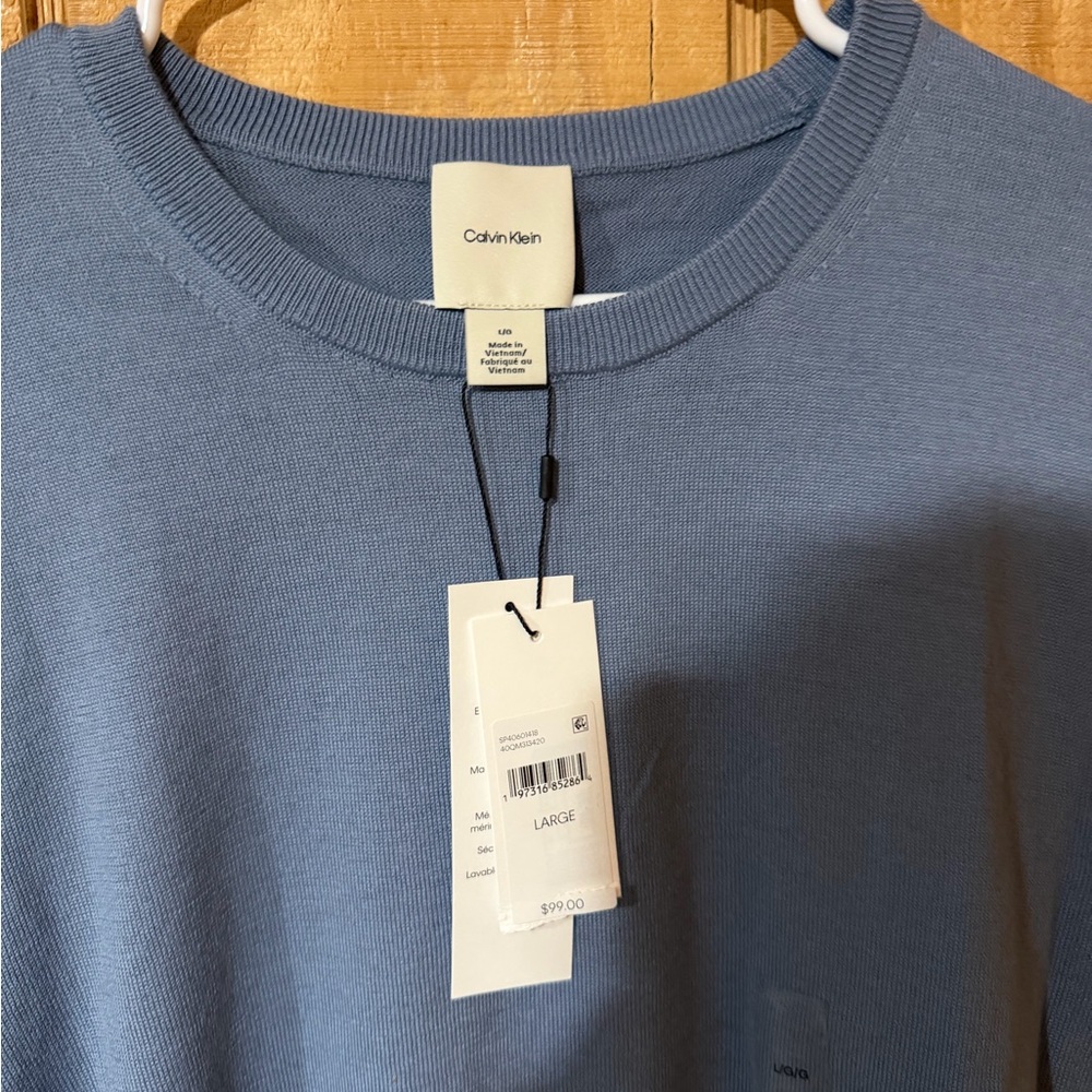 Calvin Klein Men's Blue Sweater - Picture 2 of 6